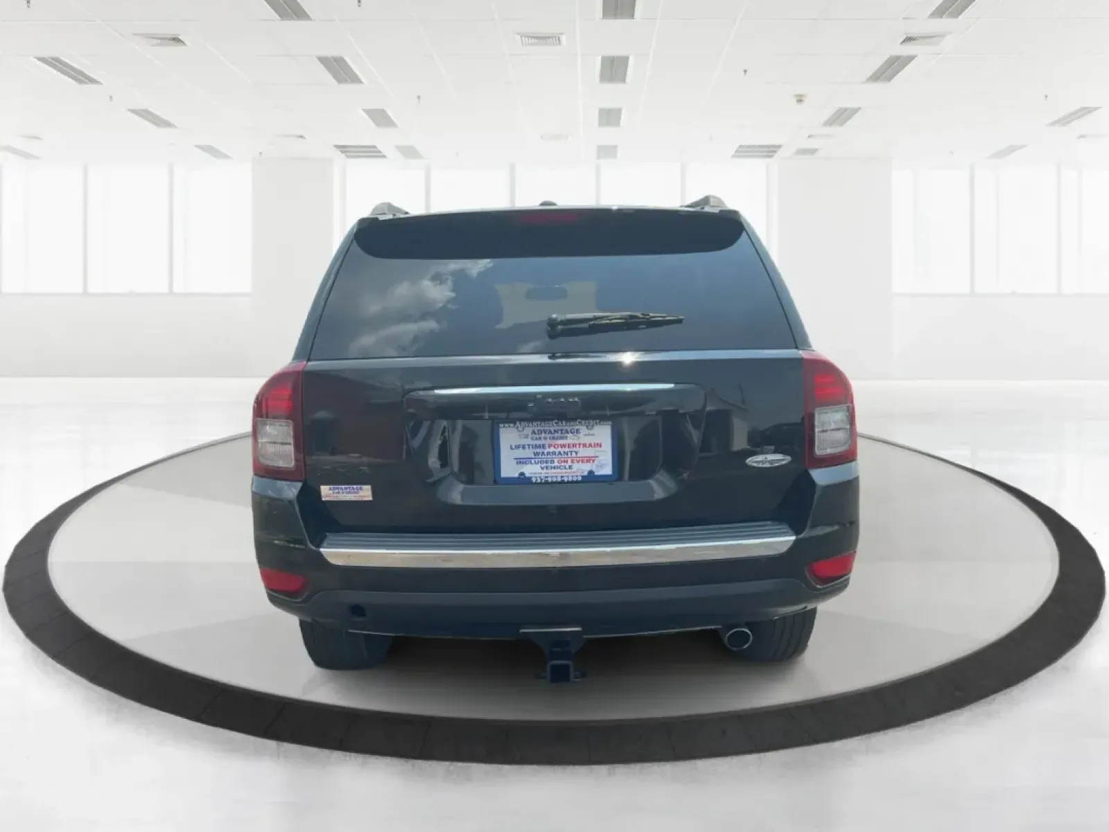 2016 Jeep Compass High Altitude Edition (1C4NJDEB2GD) with an 2.4L I-4 DOHC engine, located at 880 E. National Road, Vandalia, OH, 45377, (937) 908-9800, 39.891918, -84.183594 - **Adventure Awaits with this 2016 Jeep Compass High Altitude Edition!**<br /> <br /> Are you ready to elevate your driving experience? Perfect for weekend getaways or long commutes, this 2016 Jeep Compass High Altitude Edition is designed to tackle any journey with confidence and style. At Advantage - Photo#3