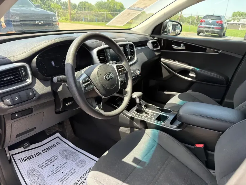 2020 Kia Sorento LX 2WD (5XYPG4A32LG) with an 2.4L L4 DOHC 16V engine, 6A transmission, located at 1099 N County Rd 25A , Troy, OH, 45373, (937) 908-9800, 40.057079, -84.212883 - Load up the kids, the friends, and the cooler-this 2020 Kia Sorento LX 2WD is built for real life in West Central Ohio, from weekday school runs to weekend road trips. With three rows of seating for up to 7 passengers, SUV versatility, and a comfortable cabin, it's a smart pick for growing families,- Photo#9