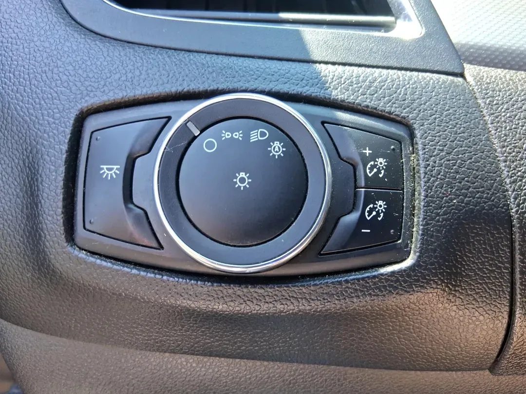 2014 Ford Edge SEL (2FMDK4JCXEB) with an 3.5L V-6 DOHC engine, located at 401 Woodman Dr, Riverside, OH, 45431, (937) 908-9800, 39.760899, -84.123421 - Are you searching for the perfect vehicle to elevate your family adventures or enhance your daily commute? Look no further! The 2014 Ford Edge SEL is designed to fit every aspect of your lifestyle, whether you're navigating busy city streets, embarking on weekend getaways, or simply running errands - Photo#17