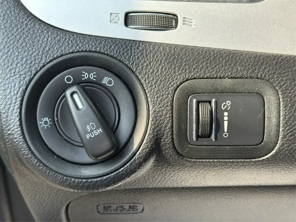 2015 Dodge Journey SXT (3C4PDCBG3FT) with an 3.6L V6 DOHC 24V engine, 6-Speed Automatic transmission, located at 8750 N County Rd 25A, Piqua, OH, 45356, (937) 908-9800, 40.164391, -84.232513 - Pack up the kids, cue up a road-trip playlist, and point the GPS toward your next weekend getaway-this 2015 Dodge Journey SXT is the kind of roomy, comfortable SUV that fits real life in West Central Ohio. Whether you're commuting up I75, running errands along N County Rd 25A, or heading toward down- Photo#17