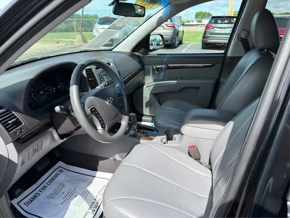 2011 Hyundai Santa Fe GL(Middle-low grade) (5XYZG3AB9BG) with an 2.4L I-4 DOHC engine, located at 1099 N County Rd 25A , Troy, OH, 45373, (937) 908-9800, 40.057079, -84.212883 - Weekend getaways to Hocking Hills, daily commutes down I75, or the after-school shuttle with sports gear in the back-this 2011 Hyundai Santa Fe GL is the kind of SUV that fits real life in and around Troy. With its practical size, confident road manners, and versatile cargo space, it's a smart pick- Photo#9