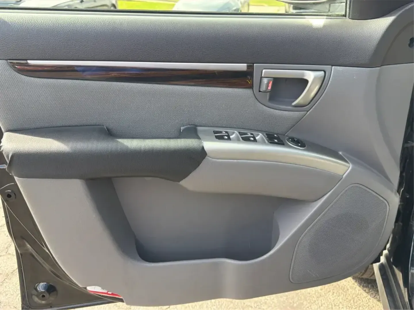 2011 Hyundai Santa Fe GL(Middle-low grade) (5XYZG3AB9BG) with an 2.4L I-4 DOHC engine, located at 1099 N County Rd 25A , Troy, OH, 45373, (937) 908-9800, 40.057079, -84.212883 - Weekend getaways to Hocking Hills, daily commutes down I75, or the after-school shuttle with sports gear in the back-this 2011 Hyundai Santa Fe GL is the kind of SUV that fits real life in and around Troy. With its practical size, confident road manners, and versatile cargo space, it's a smart pick- Photo#18