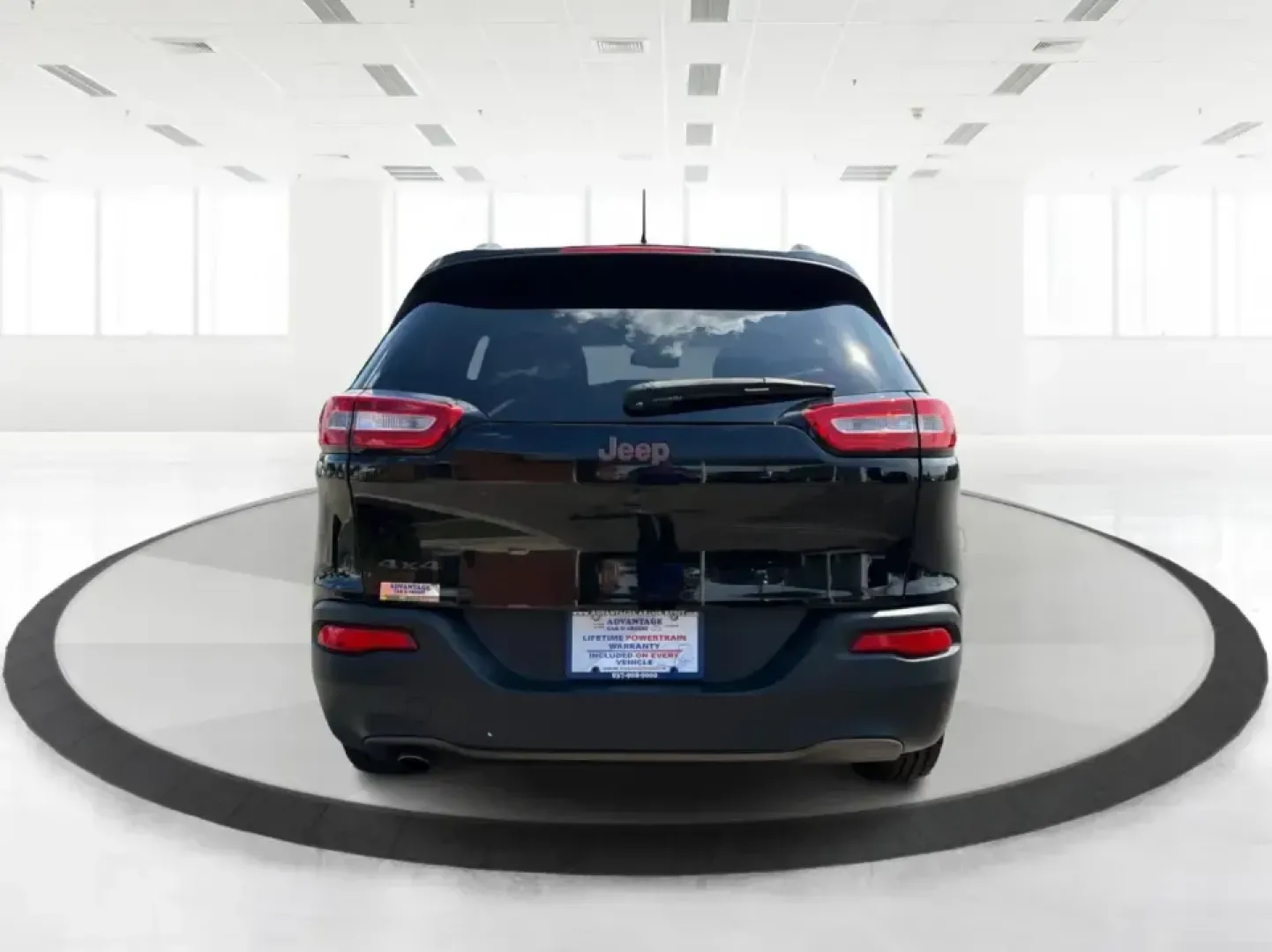 2017 Jeep Cherokee Latitude, Longitude, North (1C4PJMCB9HW) with an Other engine, located at 1184 Kauffman Ave, Fairborn, OH, 45324, (937) 908-9800, 39.807072, -84.030914 - Weekend escapes to John Bryan State Park, snowy commutes to Wright-Patterson AFB, and everyday errands along Dayton Yellow Springs Road all feel more doable in a capable crossover with true Jeep confidence. This 2017 Jeep Cherokee in Diamond Black Crystal Pearlcoat is a smart fit for drivers who wan- Photo#3
