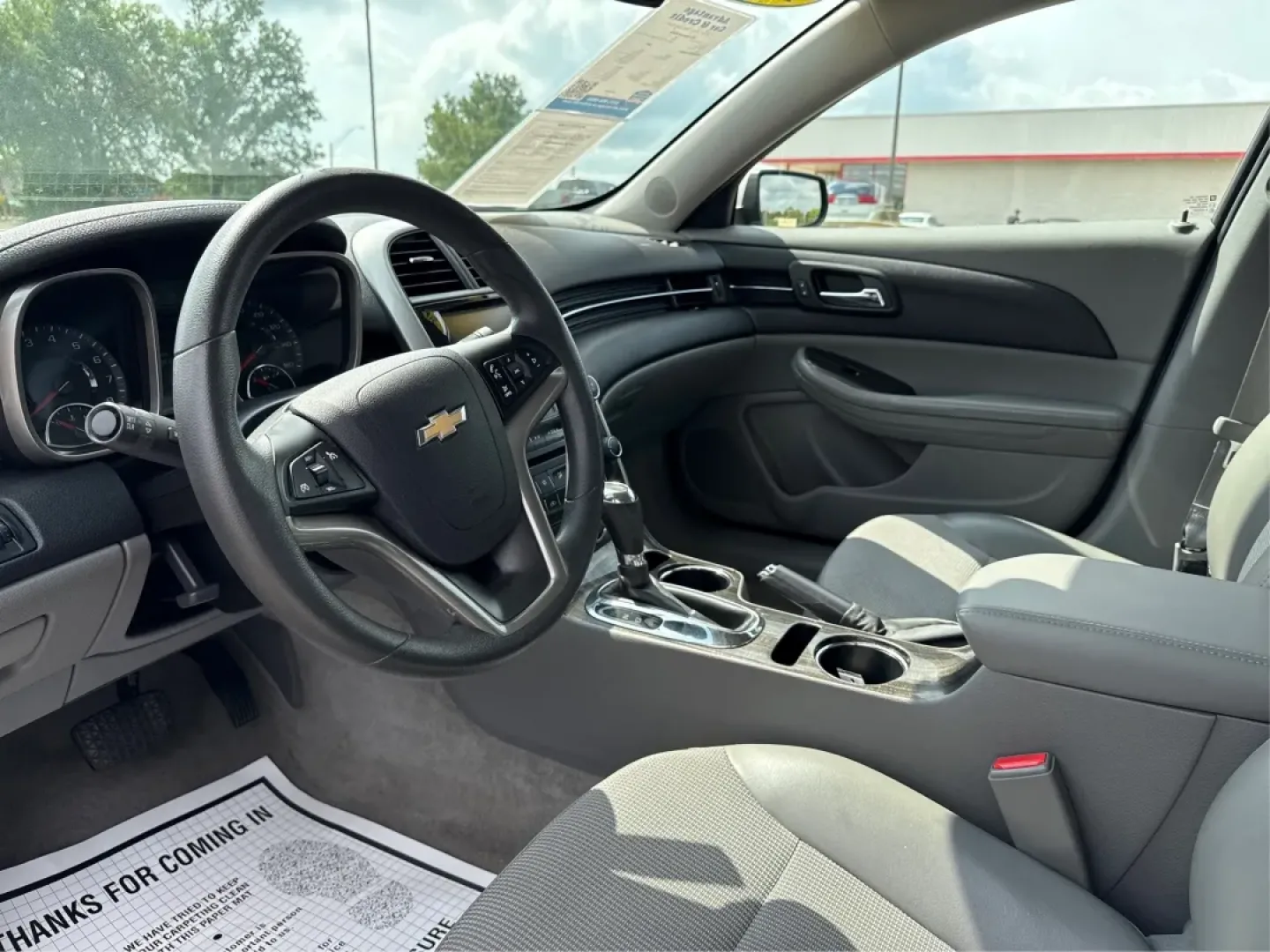 2015 Chevrolet Malibu 1LT (1G11C5SL5FF) with an ECOTEC 2.5L I-4 gasoline direct injection engine, located at 1184 Kauffman Ave, Fairborn, OH, 45324, (937) 908-9800, 39.807072, -84.030914 - Are you in the market for a reliable sedan that's perfect for daily commutes and weekend getaways alike? Look no further than this stunning 2015 Chevrolet Malibu 1LT, available now at Advantage Car and Credit in Fairborn, OH. This vehicle is not just a car; it's a lifestyle upgrade designed for budg - Photo#9