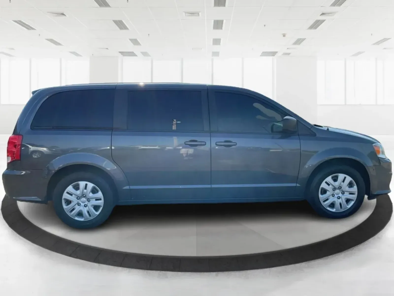 2018 Dodge Grand Caravan SE (2C4RDGBG5JR) with an Pentastar 3.6L V-6 DOHC engine, located at 880 E. National Road, Vandalia, OH, 45377, (937) 908-9800, 39.891918, -84.183594 - **Explore the Open Road in Style with the 2018 Dodge Grand Caravan Perfect for Families on the Go!**<br /> <br /> Are you searching for a reliable vehicle that caters to your family's needs while offering comfort and versatility? Look no further than the 2018 Dodge Grand Caravan SE, available now a - Photo#1