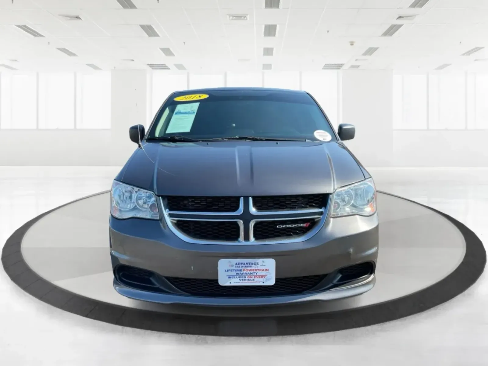2018 Dodge Grand Caravan SE (2C4RDGBG5JR) with an Pentastar 3.6L V-6 DOHC engine, located at 880 E. National Road, Vandalia, OH, 45377, (937) 908-9800, 39.891918, -84.183594 - **Explore the Open Road in Style with the 2018 Dodge Grand Caravan Perfect for Families on the Go!**<br /> <br /> Are you searching for a reliable vehicle that caters to your family's needs while offering comfort and versatility? Look no further than the 2018 Dodge Grand Caravan SE, available now a - Photo#7