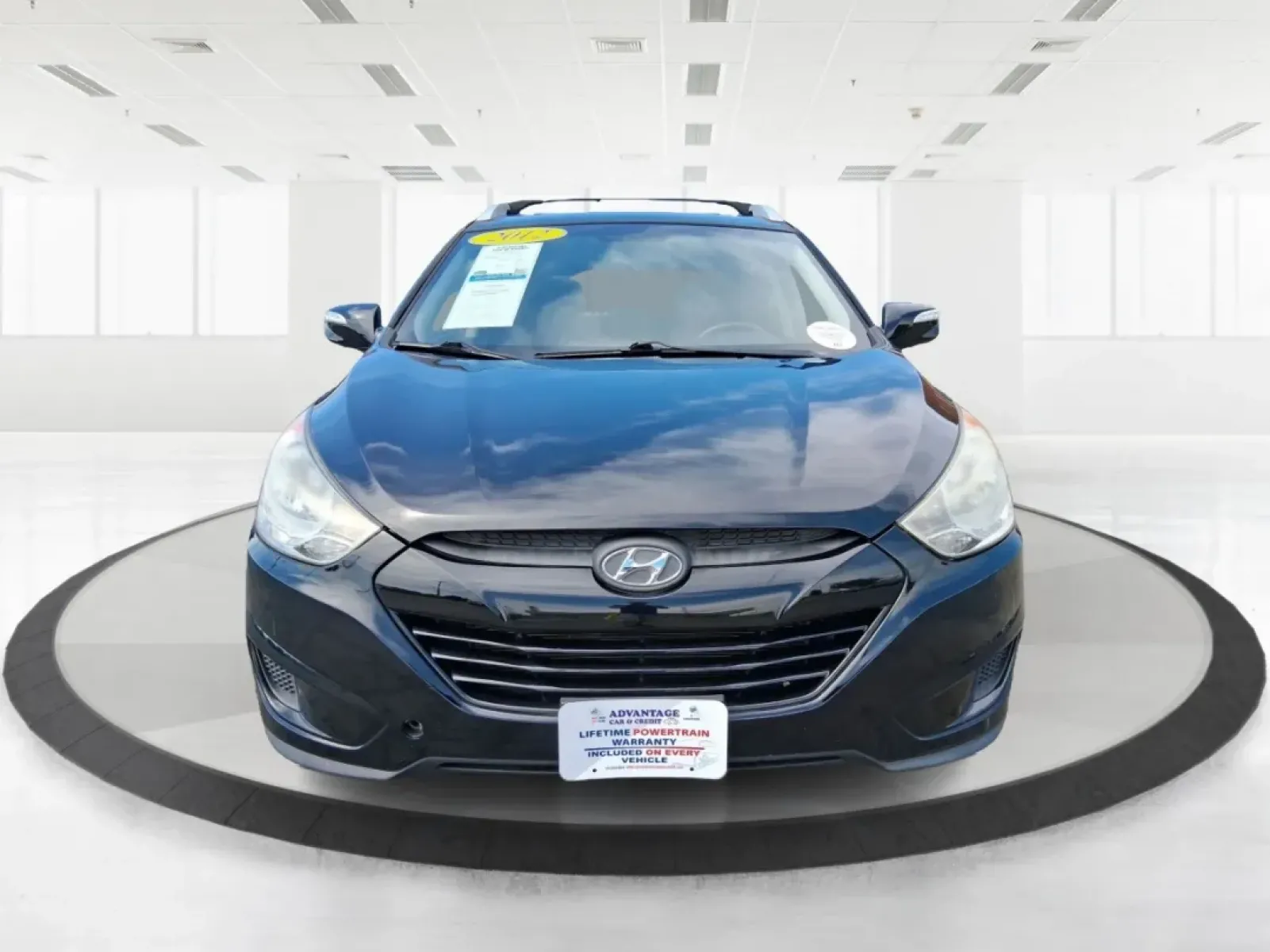 2012 Hyundai Tucson GLS (KM8JU3AC2CU) with an Theta II 2.4L I-4 DOHC engine, located at 880 E. National Road, Vandalia, OH, 45377, (937) 908-9800, 39.891918, -84.183594 - **Discover Your Next Adventure with the 2012 Hyundai Tucson GLS at Advantage Car and Credit!**<br /> <br /> Are you ready to elevate your lifestyle with a vehicle that meets the demands of your family, your daily commute, or those exciting weekend getaways? Look no further than the 2012 Hyundai Tucs - Photo#7