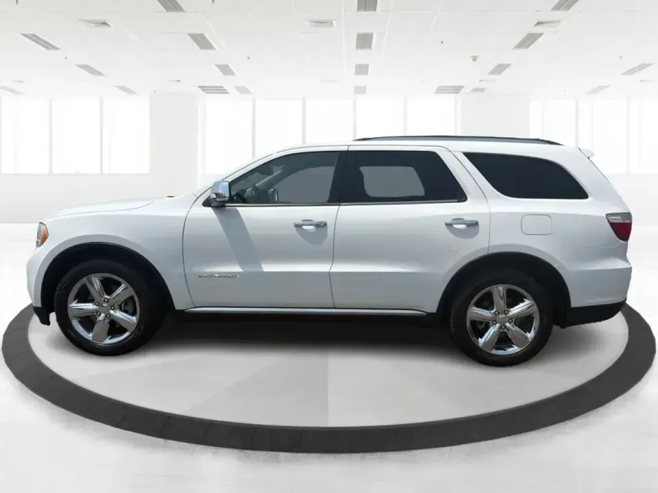 2013 Dodge Durango Citadel AWD (1C4RDJEG0DC) with an 3.6L V6 DOHC 24V engine, 5-Speed Automatic transmission, located at 1184 Kauffman Ave, Fairborn, OH, 45324, (937) 908-9800, 39.807072, -84.030914 - Need one SUV that can handle the weekday school run, a long I675 commute, and a loaded-up weekend to John Bryan State Park? This 2013 Dodge Durango Citadel AWD brings three-row practicality and upscale comfort together in a way that fits real life in Fairborn-whether you're shuttling kids to practic- Photo#5