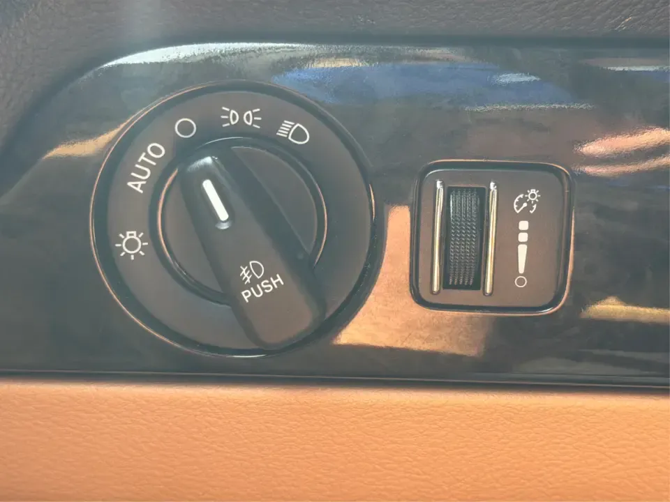 2013 Dodge Durango Citadel AWD (1C4RDJEG0DC) with an 3.6L V6 DOHC 24V engine, 5-Speed Automatic transmission, located at 1184 Kauffman Ave, Fairborn, OH, 45324, (937) 908-9800, 39.807072, -84.030914 - Need one SUV that can handle the weekday school run, a long I675 commute, and a loaded-up weekend to John Bryan State Park? This 2013 Dodge Durango Citadel AWD brings three-row practicality and upscale comfort together in a way that fits real life in Fairborn-whether you're shuttling kids to practic- Photo#17