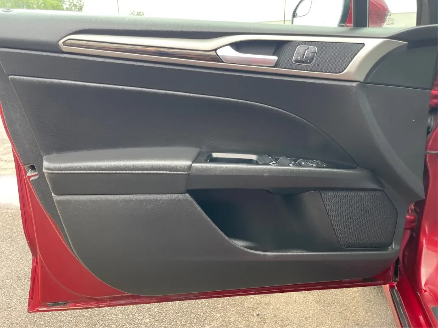 2016 Ford Fusion SE (3FA6P0HD7GR) with an Other engine, located at 4508 South Dixie Dr, Moraine, OH, 45439, (937) 908-9800, 39.689976, -84.218452 - Experience the perfect blend of style, comfort, and reliability with this 2016 Ford Fusion SE, available now at Advantage Car and Credit in Fairborn, OH. Whether you're a commuter navigating the busy streets of downtown Fairborn or a growing family looking for a dependable vehicle for your weekend a - Photo#18