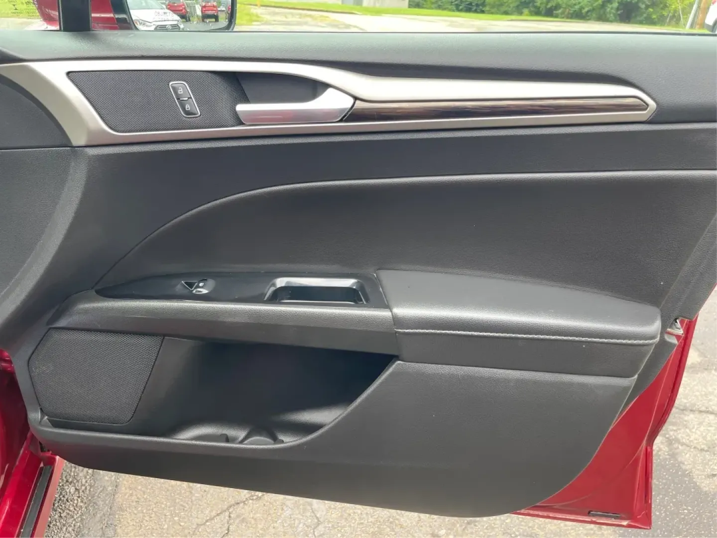 2016 Ford Fusion SE (3FA6P0HD7GR) with an Other engine, located at 4508 South Dixie Dr, Moraine, OH, 45439, (937) 908-9800, 39.689976, -84.218452 - Experience the perfect blend of style, comfort, and reliability with this 2016 Ford Fusion SE, available now at Advantage Car and Credit in Fairborn, OH. Whether you're a commuter navigating the busy streets of downtown Fairborn or a growing family looking for a dependable vehicle for your weekend a - Photo#19