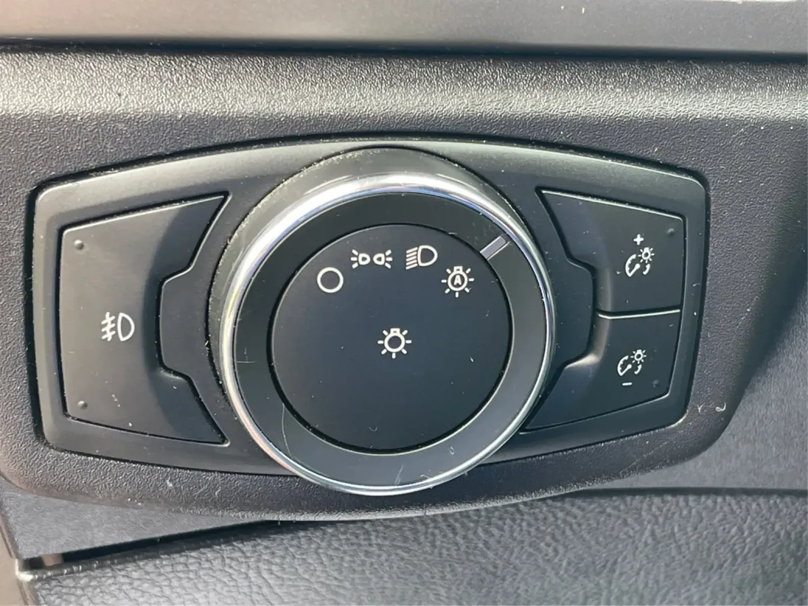 2016 Ford Fusion SE (3FA6P0HD7GR) with an Other engine, located at 880 E. National Road, Vandalia, OH, 45377, (937) 908-9800, 39.891918, -84.183594 - Experience the perfect blend of style, comfort, and reliability with this 2016 Ford Fusion SE, available now at Advantage Car and Credit in Fairborn, OH. Whether you're a commuter navigating the busy streets of downtown Fairborn or a growing family looking for a dependable vehicle for your weekend a - Photo#16