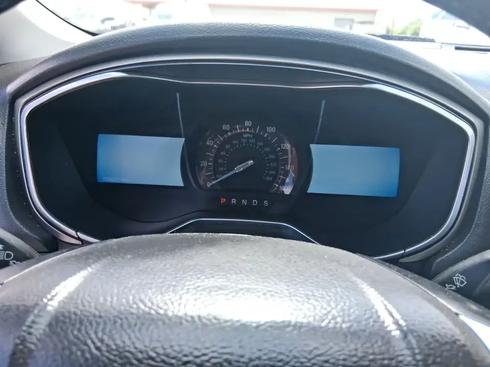 2016 Ford Fusion SE (3FA6P0HD7GR) with an 1.5L L4 DOHC 16V engine, 6-Speed Automatic transmission, located at 1099 N County Rd 25A , Troy, OH, 45373, (937) 908-9800, 40.057079, -84.212883 - Experience the perfect blend of style, comfort, and reliability with this 2016 Ford Fusion SE, available now at Advantage Car and Credit in Fairborn, OH. Whether you're a commuter navigating the busy streets of downtown Fairborn or a growing family looking for a dependable vehicle for your weekend a - Photo#15