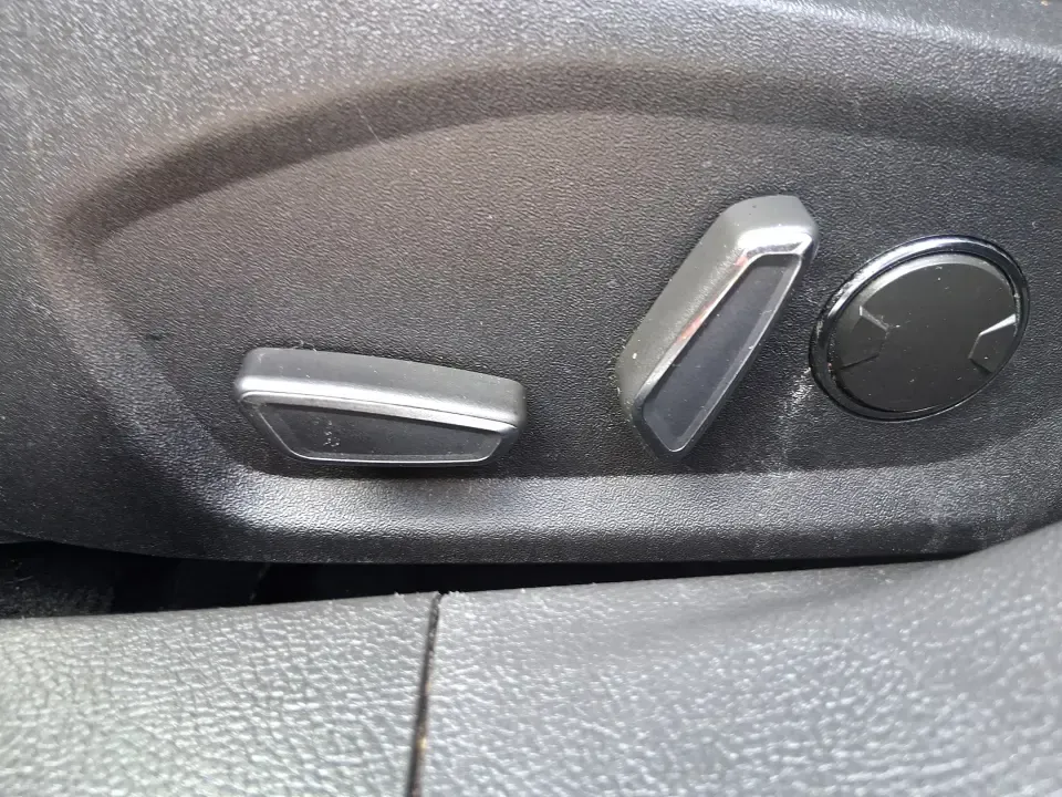 2016 Ford Fusion SE (3FA6P0HD7GR) with an 1.5L L4 DOHC 16V engine, 6-Speed Automatic transmission, located at 1099 N County Rd 25A , Troy, OH, 45373, (937) 908-9800, 40.057079, -84.212883 - Experience the perfect blend of style, comfort, and reliability with this 2016 Ford Fusion SE, available now at Advantage Car and Credit in Fairborn, OH. Whether you're a commuter navigating the busy streets of downtown Fairborn or a growing family looking for a dependable vehicle for your weekend a - Photo#18