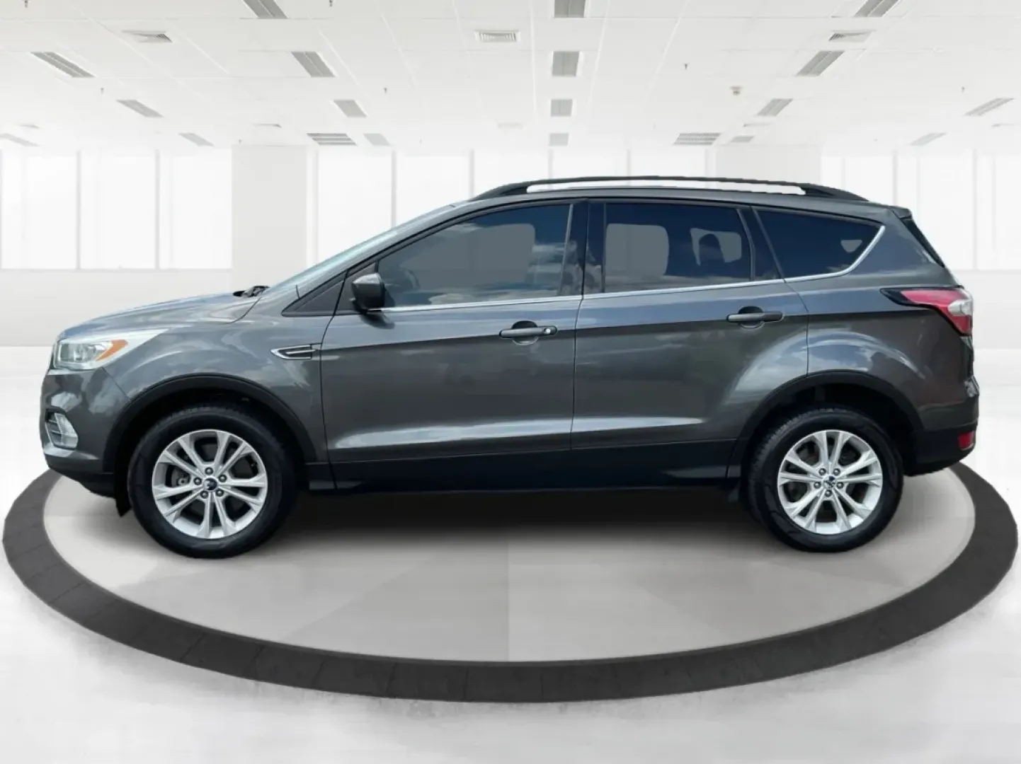 2017 Ford Escape SE (1FMCU9GD7HU) with an Other engine, located at 4508 South Dixie Dr, Moraine, OH, 45439, (937) 908-9800, 39.689976, -84.218452 - **Adventure Awaits With This 2017 Ford Escape SE! Perfect for Your Next Journey!**<br /> <br /> Are you ready to elevate your weekend getaways or daily commutes? The 2017 Ford Escape SE is the ideal SUV for those who crave versatility without sacrificing style. With a spacious interior, advanced saf - Photo#5