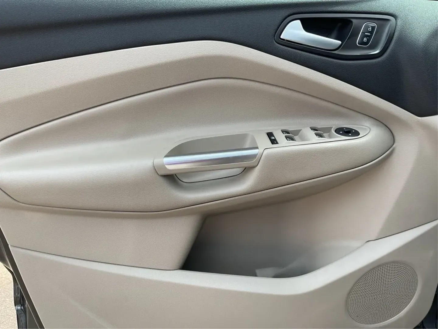 2017 Ford Escape SE (1FMCU9GD7HU) with an Other engine, located at 4508 South Dixie Dr, Moraine, OH, 45439, (937) 908-9800, 39.689976, -84.218452 - **Adventure Awaits With This 2017 Ford Escape SE! Perfect for Your Next Journey!**<br /> <br /> Are you ready to elevate your weekend getaways or daily commutes? The 2017 Ford Escape SE is the ideal SUV for those who crave versatility without sacrificing style. With a spacious interior, advanced saf - Photo#19