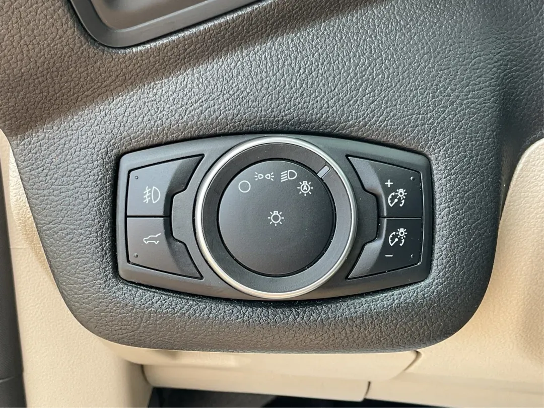 2017 Ford Escape SE (1FMCU9GD7HU) with an 1.5L L4 DOHC 16V engine, 6A transmission, located at 1099 N County Rd 25A , Troy, OH, 45373, (937) 908-9800, 40.057079, -84.212883 - **Adventure Awaits With This 2017 Ford Escape SE! Perfect for Your Next Journey!**<br /> <br /> Are you ready to elevate your weekend getaways or daily commutes? The 2017 Ford Escape SE is the ideal SUV for those who crave versatility without sacrificing style. With a spacious interior, advanced saf - Photo#17