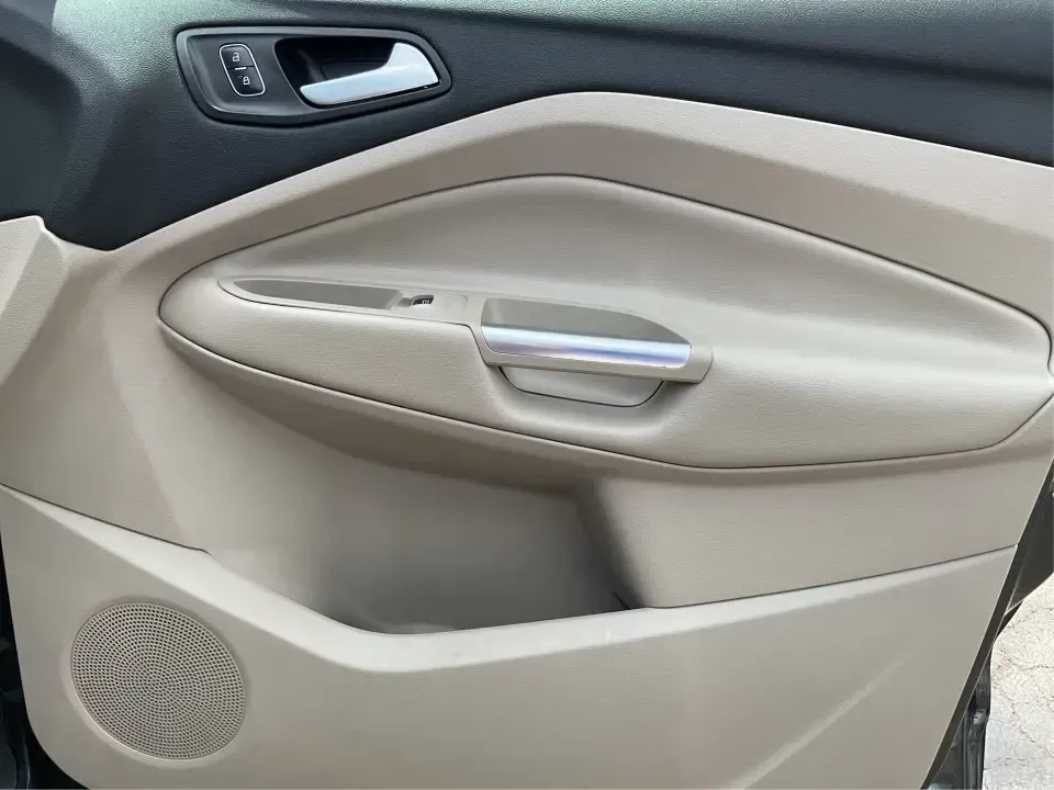 2017 Ford Escape SE (1FMCU9GD7HU) with an 1.5L L4 DOHC 16V engine, 6A transmission, located at 4508 South Dixie Dr, Moraine, OH, 45439, (937) 908-9800, 39.689976, -84.218452 - **Adventure Awaits With This 2017 Ford Escape SE! Perfect for Your Next Journey!**<br /> <br /> Are you ready to elevate your weekend getaways or daily commutes? The 2017 Ford Escape SE is the ideal SUV for those who crave versatility without sacrificing style. With a spacious interior, advanced saf - Photo#20