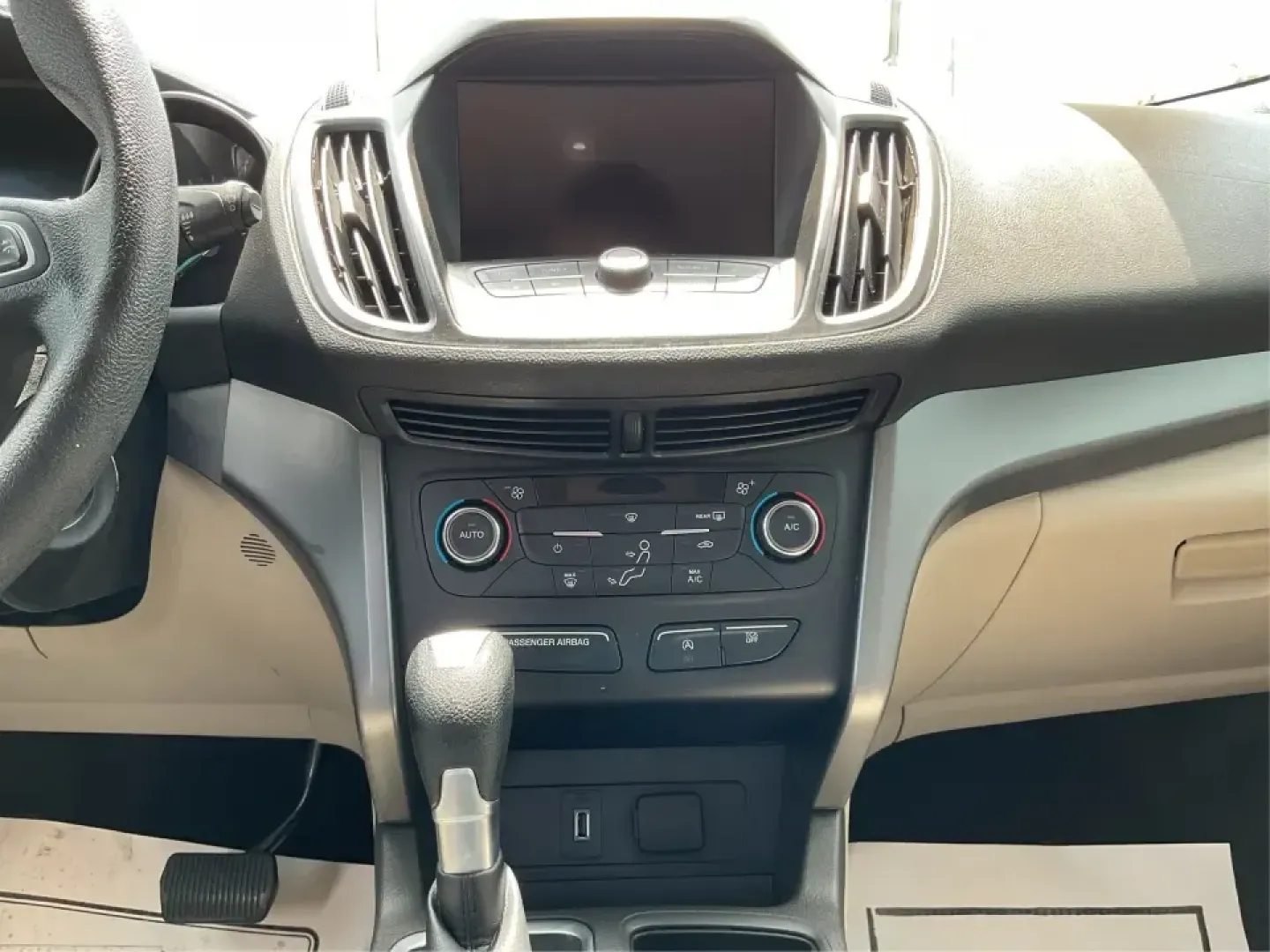 2017 Ford Escape SE (1FMCU9GD7HU) with an 1.5L L4 DOHC 16V engine, 6A transmission, located at 8750 N County Rd 25A, Piqua, OH, 45356, (937) 908-9800, 40.164391, -84.232513 - **Adventure Awaits With This 2017 Ford Escape SE! Perfect for Your Next Journey!**<br /> <br /> Are you ready to elevate your weekend getaways or daily commutes? The 2017 Ford Escape SE is the ideal SUV for those who crave versatility without sacrificing style. With a spacious interior, advanced saf - Photo#13