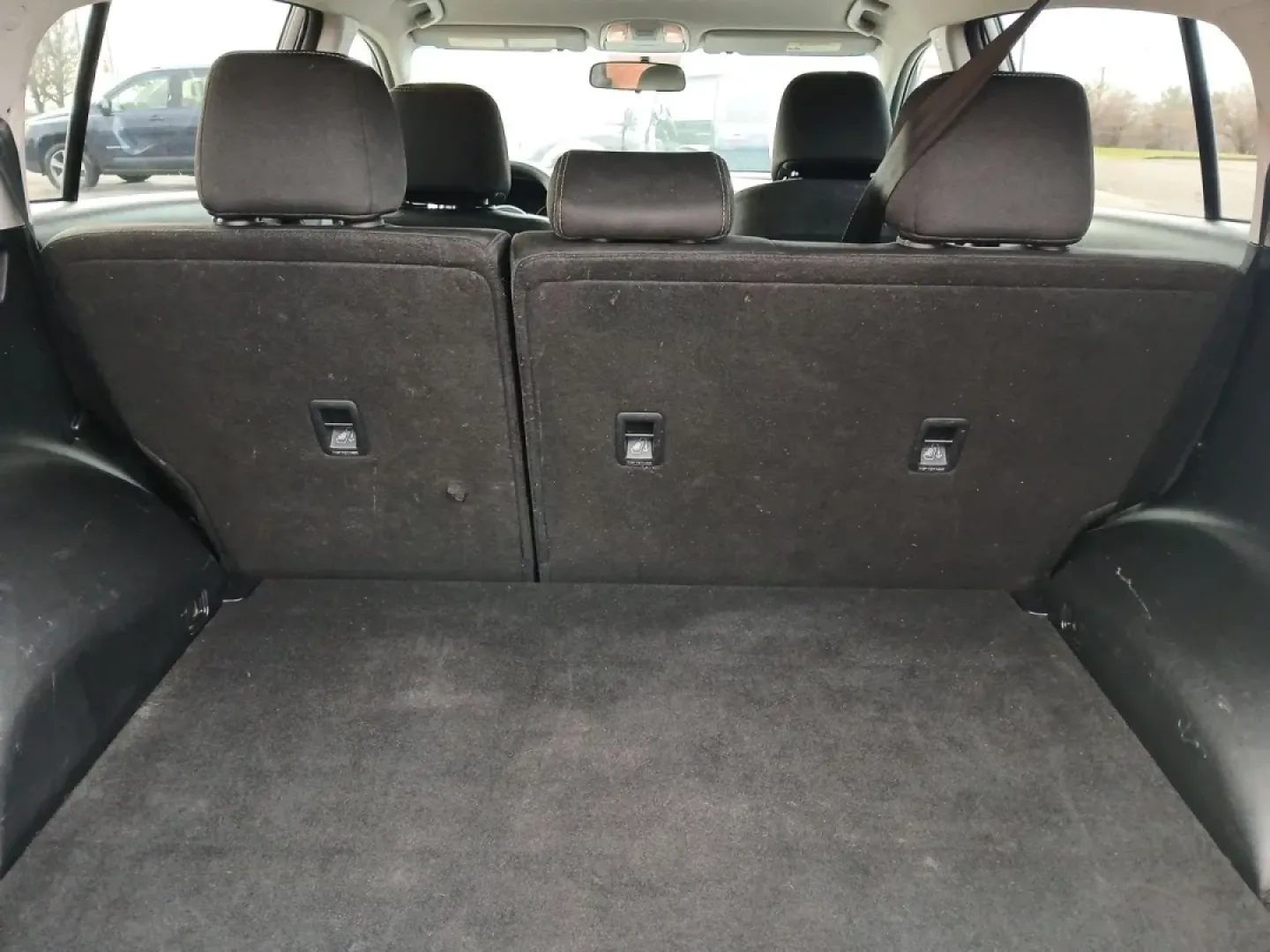 2017 Kia Sportage LX AWD (KNDPMCAC3H7) with an 2.4L V6 DOHC 24V engine, 6-Speed Automatic transmission, located at 1184 Kauffman Ave, Fairborn, OH, 45324, (937) 908-9800, 39.807072, -84.030914 - Are you ready to elevate your driving experience? Whether you're navigating through busy city streets, embarking on weekend adventures, or simply commuting to work, the 2017 Kia Sportage LX AWD is the perfect companion for your lifestyle. This versatile crossover offers a blend of comfort, performan - Photo#12