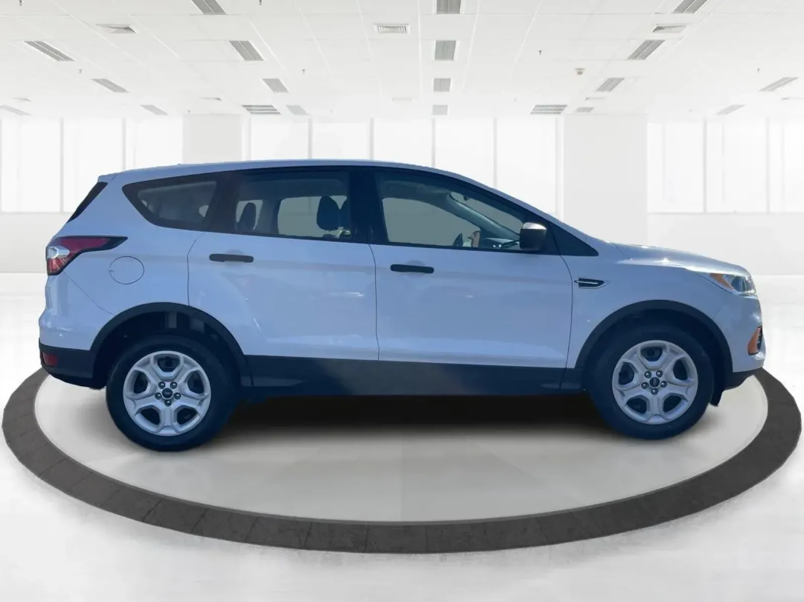 2017 Ford Escape S (1FMCU0F77HU) with an Duratec 2.5L I-4 DOHC engine, located at 1230 East Main St, Xenia, OH, 45385, (937) 908-9800, 39.688026, -83.910172 - **Discover Your Perfect Adventure Partner: 2017 Ford Escape S at Advantage Car and Credit in Fairborn, OH!**<br /> <br /> Are you searching for a dependable vehicle that seamlessly fits into your active lifestyle? Look no further than this 2017 Ford Escape S, designed for adventurers, commuters, and - Photo#1