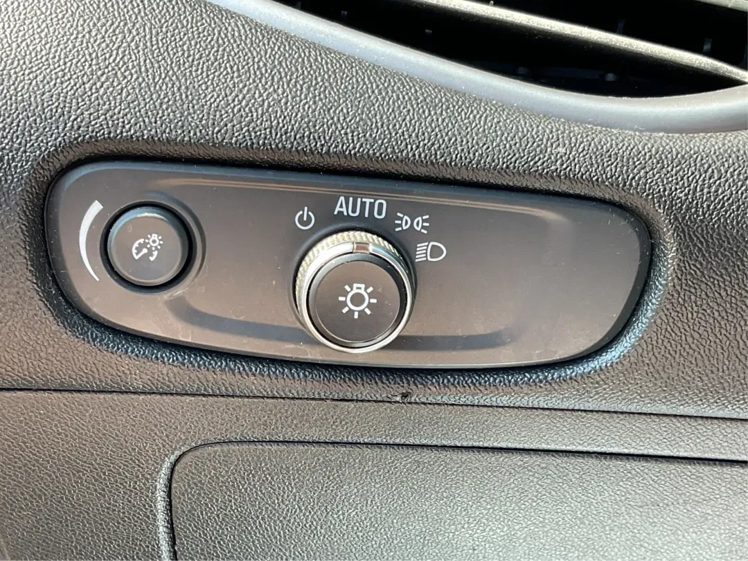 2018 Chevrolet Malibu 1LS (1G1ZB5ST0JF) with an ECOTEC 1.5L I-4 gasoline direct injection engine, located at 880 E. National Road, Vandalia, OH, 45377, (937) 908-9800, 39.891918, -84.183594 - **Experience Unmatched Comfort and Style with the 2018 Chevrolet Malibu at Advantage Car and Credit in Fairborn, OH!**<br /> <br /> Are you in the market for a dependable sedan that effortlessly balances style, comfort, and cutting-edge technology? Look no further than the stunning 2018 Chevrolet Ma - Photo#17