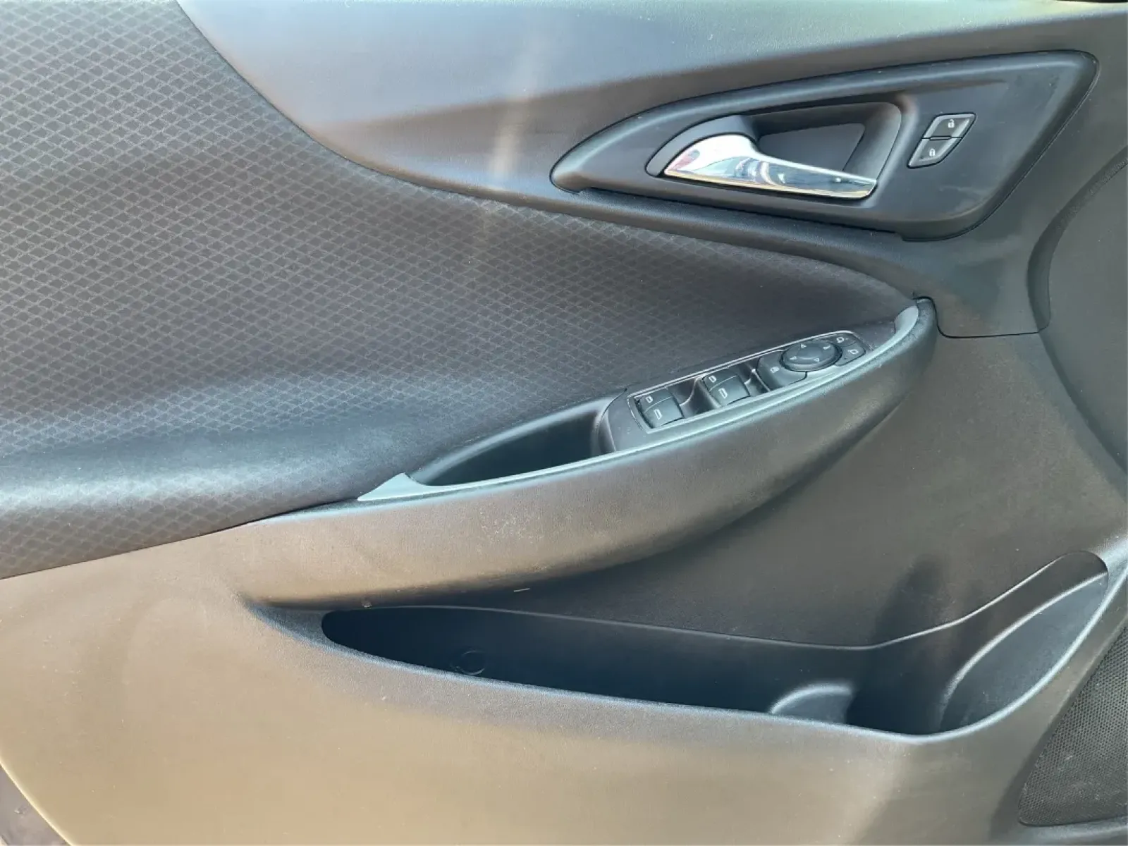 2018 Chevrolet Malibu 1LS (1G1ZB5ST0JF) with an ECOTEC 1.5L I-4 gasoline direct injection engine, located at 1184 Kauffman Ave, Fairborn, OH, 45324, (937) 908-9800, 39.807072, -84.030914 - **Experience Unmatched Comfort and Style with the 2018 Chevrolet Malibu at Advantage Car and Credit in Fairborn, OH!**<br /> <br /> Are you in the market for a dependable sedan that effortlessly balances style, comfort, and cutting-edge technology? Look no further than the stunning 2018 Chevrolet Ma - Photo#18