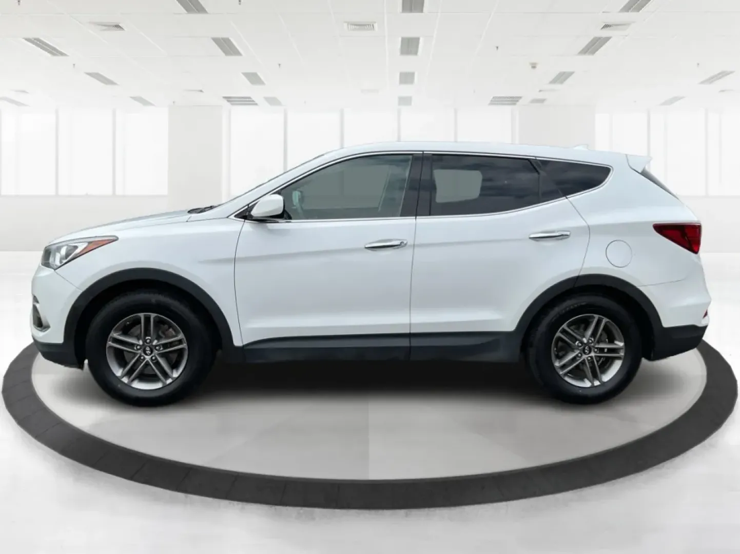 2017 Hyundai Santa Fe 2.4L (5NMZTDLB4HH) with an Theta II 2.4L I-4 gasoline direct injection engine, located at 1230 East Main St, Xenia, OH, 45385, (937) 908-9800, 39.688026, -83.910172 - **Discover Your Next Adventure with the 2017 Hyundai Santa Fe Sport at Advantage Car and Credit!**<br /> <br /> Are you ready to elevate your lifestyle and embrace the adventures waiting for you? Whether you're a growing family in need of space, a daily commuter looking for comfort, or an outdoor en - Photo#5