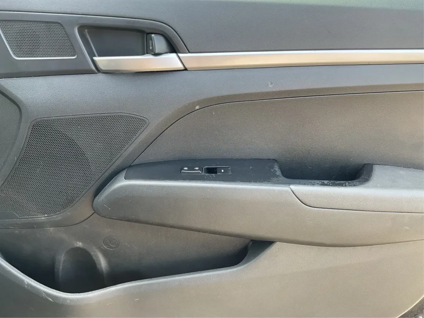 2019 Hyundai Elantra SE (5NPD74LF7KH) with an Nu 2L I-4 DOHC engine, located at 8750 N County Rd 25A, Piqua, OH, 45356, (937) 908-9800, 40.164391, -84.232513 - **Unlock Your Adventure with the 2019 Hyundai Elantra SE at Advantage Car and Credit!**<br /> <br /> Are you ready to elevate your daily commute or embark on weekend road trips in style? This 2019 Hyundai Elantra SE is the perfect blend of practicality and sophistication, making it an outstanding ch - Photo#17