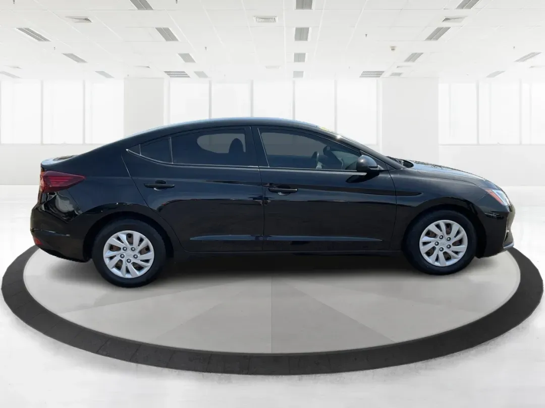 2019 Hyundai Elantra SE (5NPD74LF7KH) with an Nu 2L I-4 DOHC engine, located at 1951 S Dayton Lakeview Rd., New Carlisle, OH, 45344, (937) 908-9800, 39.890999, -84.050255 - 2019 Hyundai Elantra SE - Photo#1