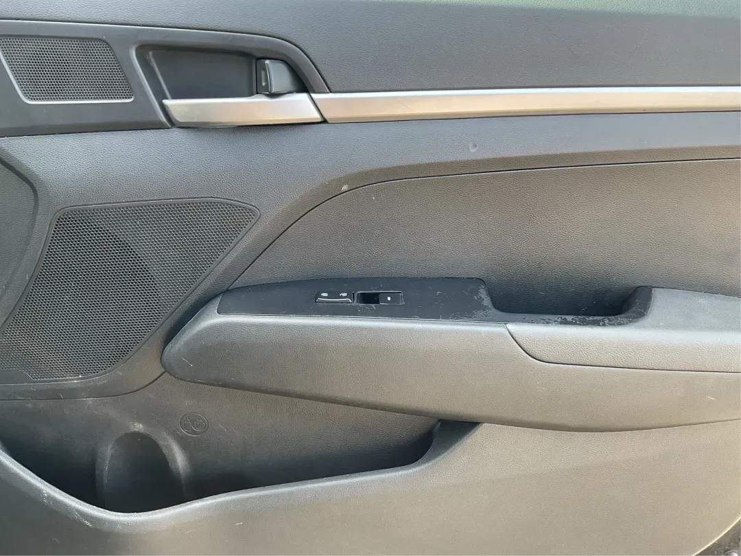 2019 Hyundai Elantra SE (5NPD74LF7KH) with an Nu 2L I-4 DOHC engine, located at 1951 S Dayton Lakeview Rd., New Carlisle, OH, 45344, (937) 908-9800, 39.890999, -84.050255 - 2019 Hyundai Elantra SE - Photo#17