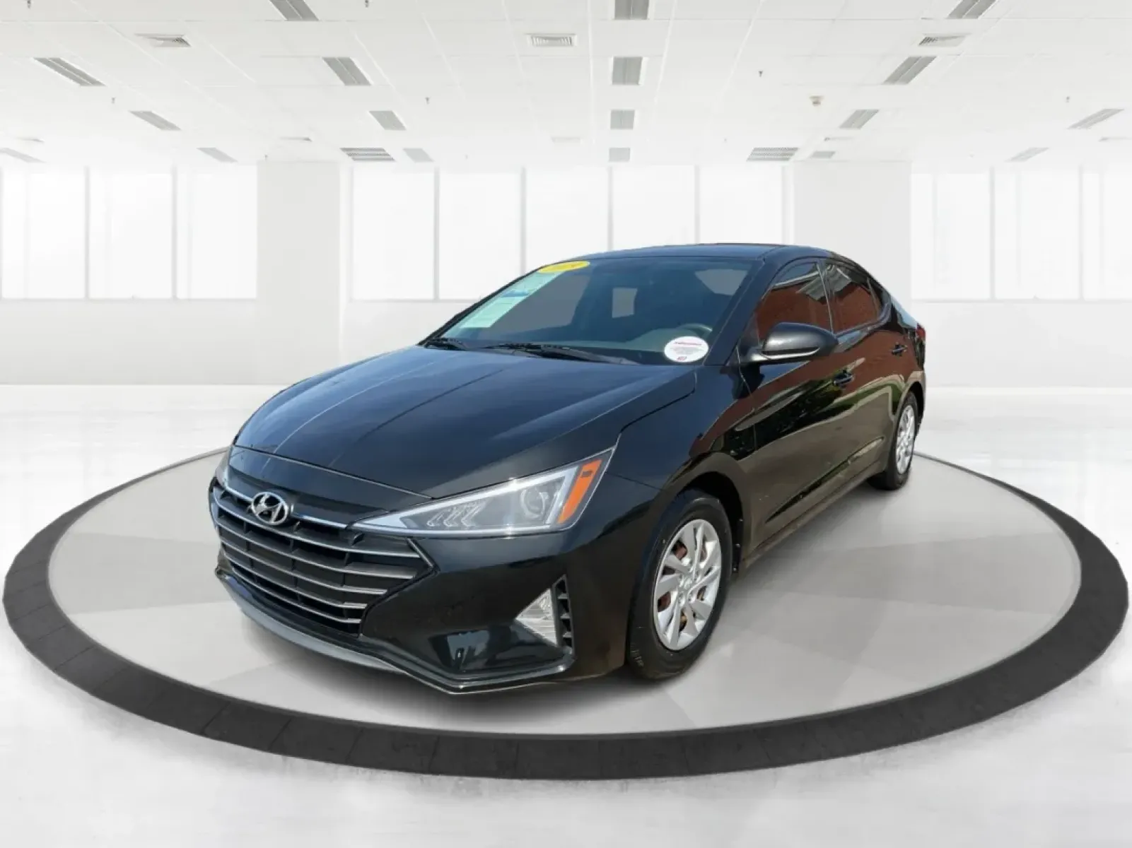 2019 Hyundai Elantra SE (5NPD74LF7KH) with an Nu 2L I-4 DOHC engine, located at 1230 East Main St, Xenia, OH, 45385, (937) 908-9800, 39.688026, -83.910172 - **Unlock Your Adventure with the 2019 Hyundai Elantra SE at Advantage Car and Credit!**<br /> <br /> Are you ready to elevate your daily commute or embark on weekend road trips in style? This 2019 Hyundai Elantra SE is the perfect blend of practicality and sophistication, making it an outstanding ch - Photo#8