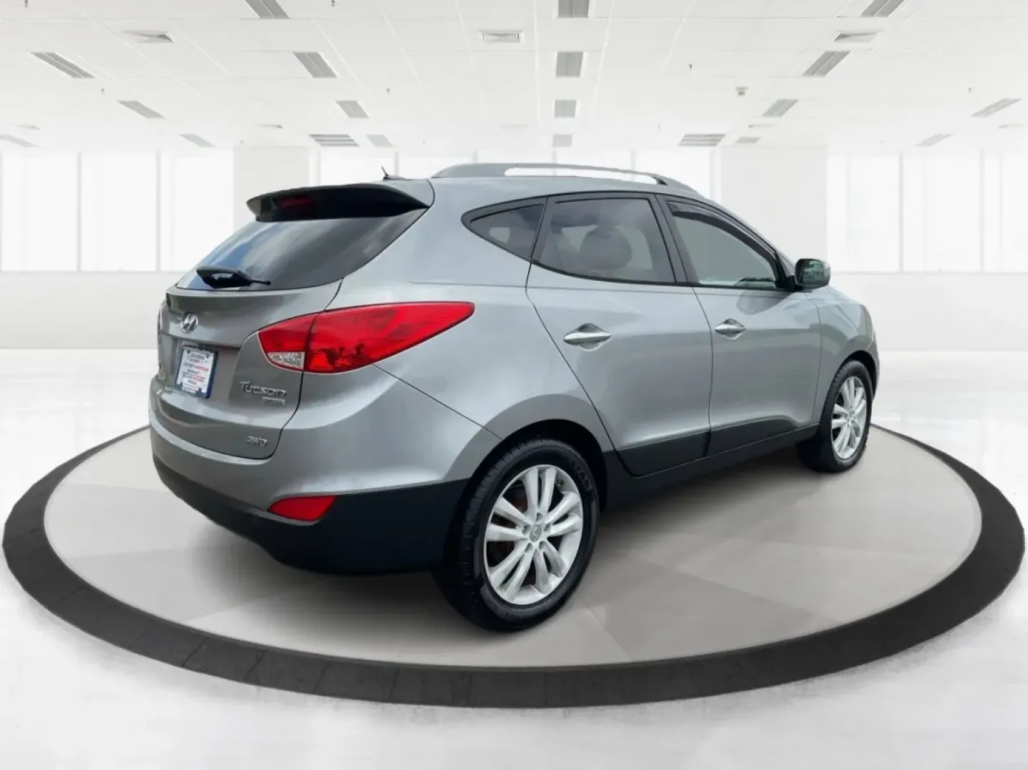 2013 Hyundai Tucson Limited (KM8JUCAC4DU) with an 2.4L L4 DOHC 16V engine, 6-Speed Automatic transmission, located at 4508 South Dixie Dr, Moraine, OH, 45439, (937) 908-9800, 39.689976, -84.218452 - **Discover Your New Adventure Vehicle: 2013 Hyundai Tucson Limited at Advantage Car and Credit!** <br /> <br /> Are you searching for the perfect SUV that combines style, comfort, and versatility? Look no further than this striking 2013 Hyundai Tucson Limited, located right here at Advantage Car an - Photo#2