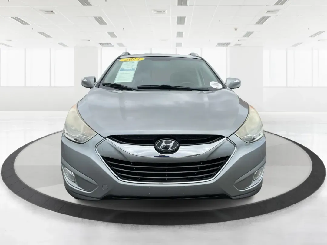 2013 Hyundai Tucson Limited (KM8JUCAC4DU) with an Other engine, located at 4508 South Dixie Dr, Moraine, OH, 45439, (937) 908-9800, 39.689976, -84.218452 - **Discover Your New Adventure Vehicle: 2013 Hyundai Tucson Limited at Advantage Car and Credit!** <br /> <br /> Are you searching for the perfect SUV that combines style, comfort, and versatility? Look no further than this striking 2013 Hyundai Tucson Limited, located right here at Advantage Car an - Photo#5