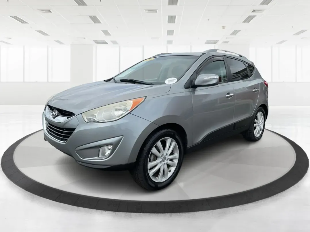 2013 Hyundai Tucson Limited (KM8JUCAC4DU) with an Other engine, located at 4508 South Dixie Dr, Moraine, OH, 45439, (937) 908-9800, 39.689976, -84.218452 - **Discover Your New Adventure Vehicle: 2013 Hyundai Tucson Limited at Advantage Car and Credit!** <br /> <br /> Are you searching for the perfect SUV that combines style, comfort, and versatility? Look no further than this striking 2013 Hyundai Tucson Limited, located right here at Advantage Car an - Photo#7