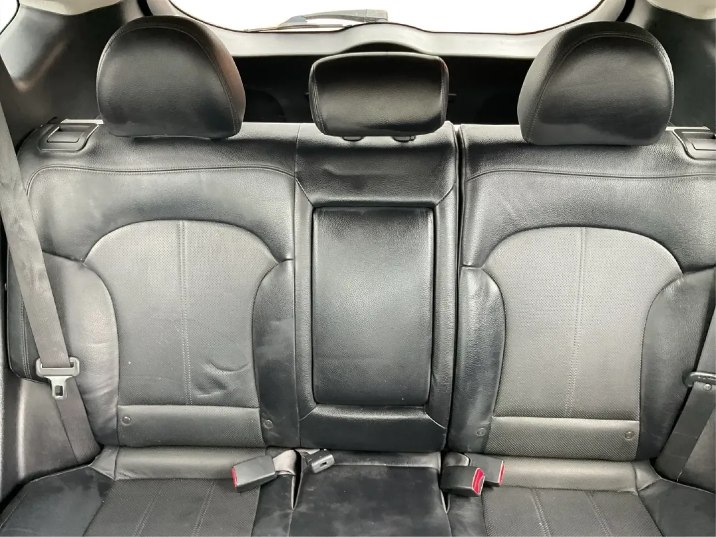 2013 Hyundai Tucson Limited (KM8JUCAC4DU) with an 2.4L L4 DOHC 16V engine, 6-Speed Automatic transmission, located at 4508 South Dixie Dr, Moraine, OH, 45439, (937) 908-9800, 39.689976, -84.218452 - **Discover Your New Adventure Vehicle: 2013 Hyundai Tucson Limited at Advantage Car and Credit!** <br /> <br /> Are you searching for the perfect SUV that combines style, comfort, and versatility? Look no further than this striking 2013 Hyundai Tucson Limited, located right here at Advantage Car an - Photo#13