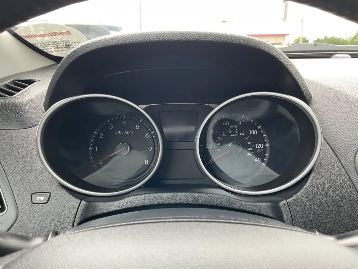 2013 Hyundai Tucson Limited (KM8JUCAC4DU) with an 2.4L L4 DOHC 16V engine, 6-Speed Automatic transmission, located at 4508 South Dixie Dr, Moraine, OH, 45439, (937) 908-9800, 39.689976, -84.218452 - **Discover Your New Adventure Vehicle: 2013 Hyundai Tucson Limited at Advantage Car and Credit!** <br /> <br /> Are you searching for the perfect SUV that combines style, comfort, and versatility? Look no further than this striking 2013 Hyundai Tucson Limited, located right here at Advantage Car an - Photo#14