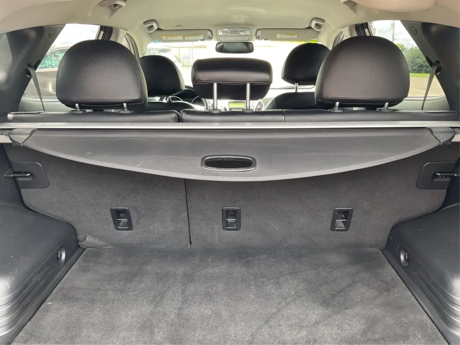2013 Hyundai Tucson Limited (KM8JUCAC4DU) with an Other engine, located at 1230 East Main St, Xenia, OH, 45385, (937) 908-9800, 39.688026, -83.910172 - **Discover Your New Adventure Vehicle: 2013 Hyundai Tucson Limited at Advantage Car and Credit!** <br /> <br /> Are you searching for the perfect SUV that combines style, comfort, and versatility? Look no further than this striking 2013 Hyundai Tucson Limited, located right here at Advantage Car an - Photo#10