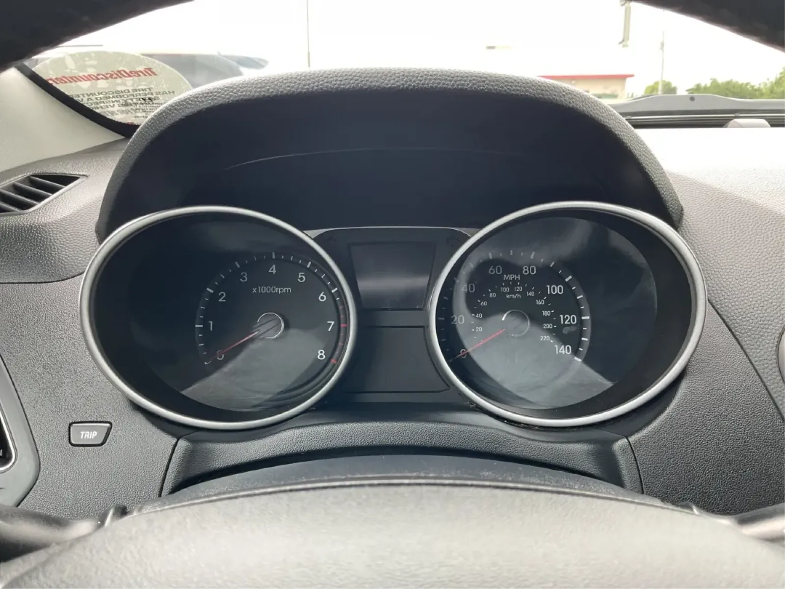 2013 Hyundai Tucson Limited (KM8JUCAC4DU) with an Other engine, located at 1230 East Main St, Xenia, OH, 45385, (937) 908-9800, 39.688026, -83.910172 - **Discover Your New Adventure Vehicle: 2013 Hyundai Tucson Limited at Advantage Car and Credit!** <br /> <br /> Are you searching for the perfect SUV that combines style, comfort, and versatility? Look no further than this striking 2013 Hyundai Tucson Limited, located right here at Advantage Car an - Photo#13