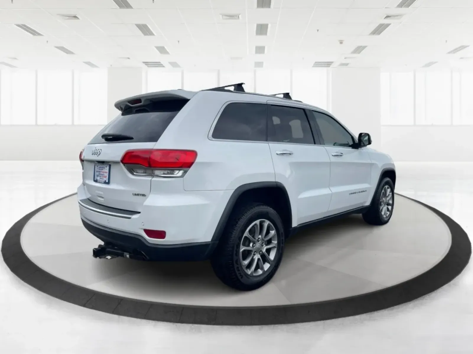 2016 Jeep Grand Cherokee Limited (1C4RJFBG9GC) with an Other engine, located at 1230 East Main St, Xenia, OH, 45385, (937) 908-9800, 39.688026, -83.910172 - ### Discover Adventure with the 2016 Jeep Grand Cherokee Limited at Advantage Car and Credit in Fairborn, OH!<br /> <br /> Are you ready to elevate your weekend adventures or tackle your daily commute with style and confidence? The 2016 Jeep Grand Cherokee Limited is the perfect SUV for those who cr - Photo#2