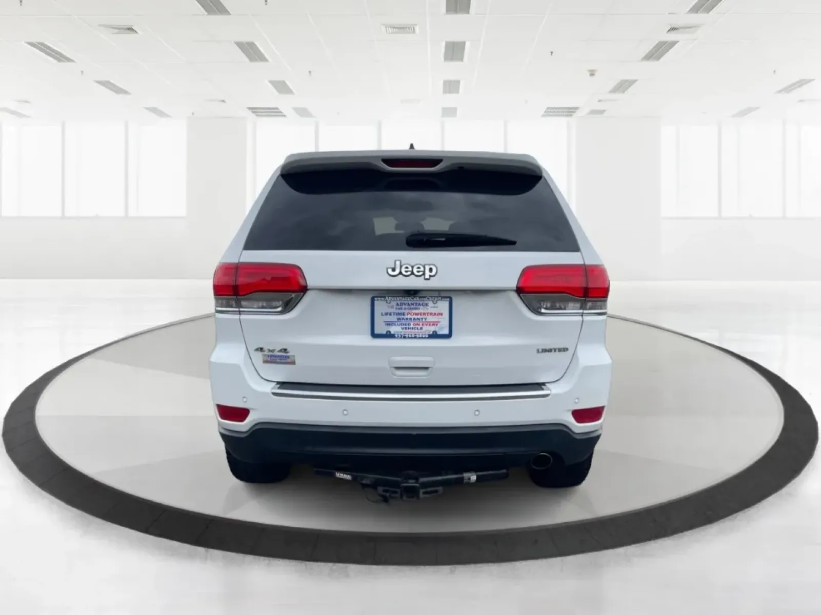 2016 Jeep Grand Cherokee Limited (1C4RJFBG9GC) with an Other engine, located at 1230 East Main St, Xenia, OH, 45385, (937) 908-9800, 39.688026, -83.910172 - ### Discover Adventure with the 2016 Jeep Grand Cherokee Limited at Advantage Car and Credit in Fairborn, OH!<br /> <br /> Are you ready to elevate your weekend adventures or tackle your daily commute with style and confidence? The 2016 Jeep Grand Cherokee Limited is the perfect SUV for those who cr - Photo#3