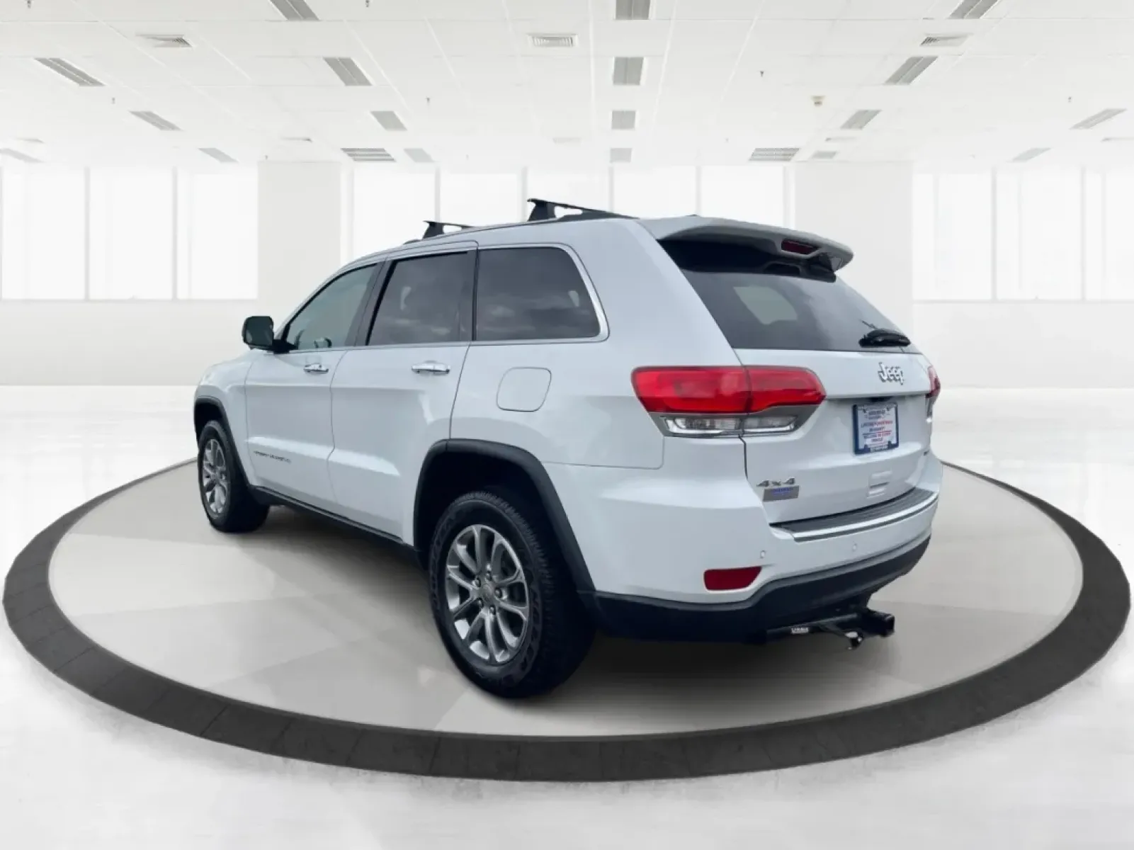 2016 Jeep Grand Cherokee Limited (1C4RJFBG9GC) with an Other engine, located at 1230 East Main St, Xenia, OH, 45385, (937) 908-9800, 39.688026, -83.910172 - ### Discover Adventure with the 2016 Jeep Grand Cherokee Limited at Advantage Car and Credit in Fairborn, OH!<br /> <br /> Are you ready to elevate your weekend adventures or tackle your daily commute with style and confidence? The 2016 Jeep Grand Cherokee Limited is the perfect SUV for those who cr - Photo#4