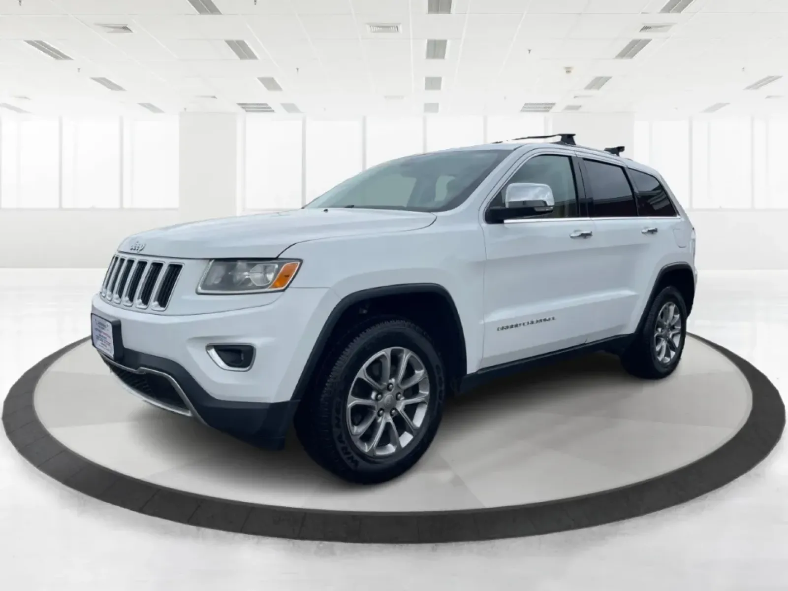 2016 Jeep Grand Cherokee Limited (1C4RJFBG9GC) with an Other engine, located at 1230 East Main St, Xenia, OH, 45385, (937) 908-9800, 39.688026, -83.910172 - ### Discover Adventure with the 2016 Jeep Grand Cherokee Limited at Advantage Car and Credit in Fairborn, OH!<br /> <br /> Are you ready to elevate your weekend adventures or tackle your daily commute with style and confidence? The 2016 Jeep Grand Cherokee Limited is the perfect SUV for those who cr - Photo#8