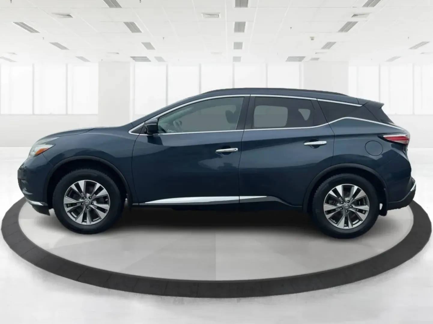 2015 Nissan Murano SV (5N1AZ2MH9FN) with an 3.5L V-6 DOHC engine, located at 1184 Kauffman Ave, Fairborn, OH, 45324, (937) 908-9800, 39.807072, -84.030914 - Are you ready to elevate your family adventures or daily commutes? The 2015 Nissan Murano SV is the perfect vehicle to transform your driving experience! With its spacious interior and modern features, this SUV is designed for those who crave comfort and versatility, making it ideal for both busy fa - Photo#5