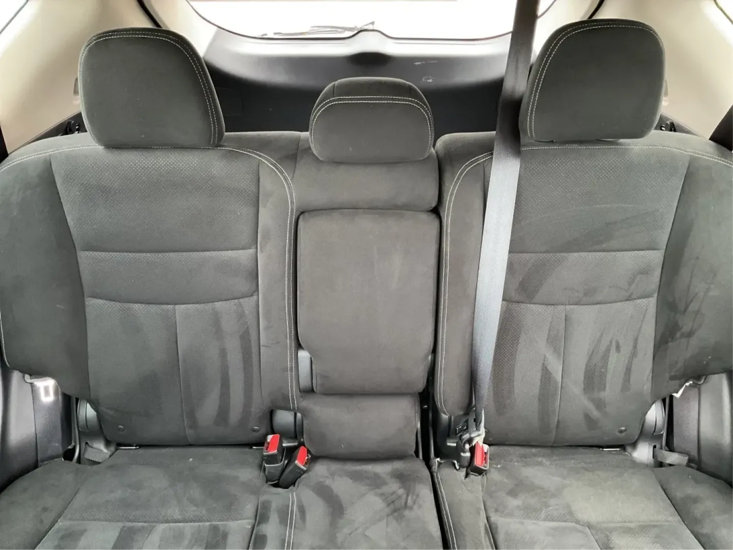 2015 Nissan Murano SV (5N1AZ2MH9FN) with an 3.5L V-6 DOHC engine, located at 1184 Kauffman Ave, Fairborn, OH, 45324, (937) 908-9800, 39.807072, -84.030914 - Are you ready to elevate your family adventures or daily commutes? The 2015 Nissan Murano SV is the perfect vehicle to transform your driving experience! With its spacious interior and modern features, this SUV is designed for those who crave comfort and versatility, making it ideal for both busy fa - Photo#13