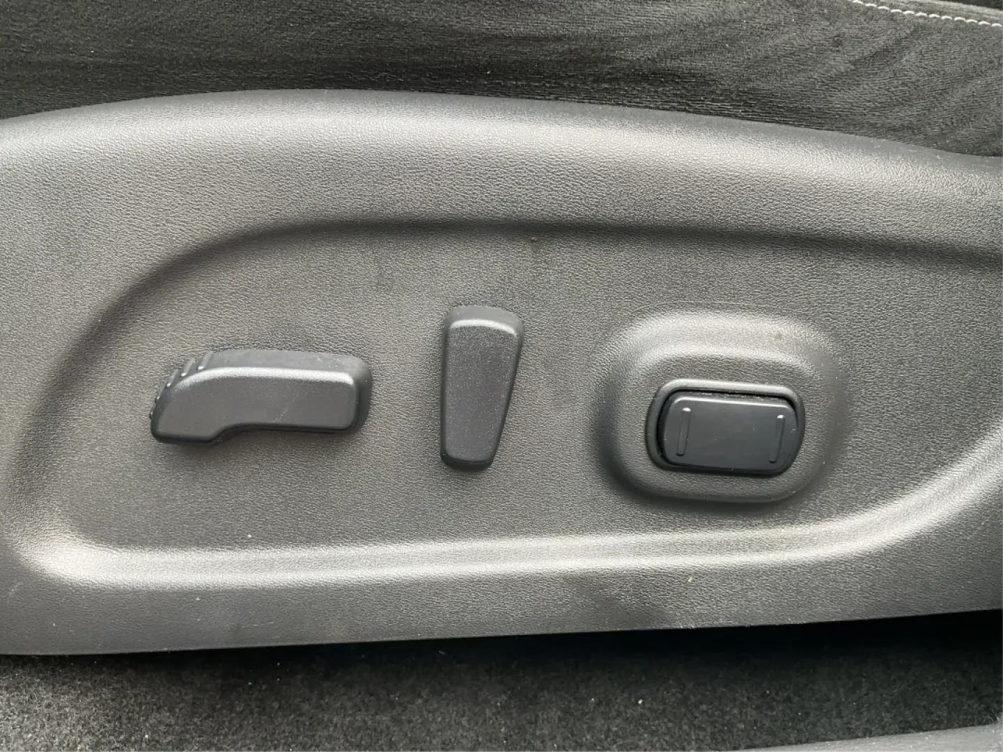 2015 Nissan Murano SV (5N1AZ2MH9FN) with an 3.5L V-6 DOHC engine, located at 1184 Kauffman Ave, Fairborn, OH, 45324, (937) 908-9800, 39.807072, -84.030914 - Are you ready to elevate your family adventures or daily commutes? The 2015 Nissan Murano SV is the perfect vehicle to transform your driving experience! With its spacious interior and modern features, this SUV is designed for those who crave comfort and versatility, making it ideal for both busy fa - Photo#16