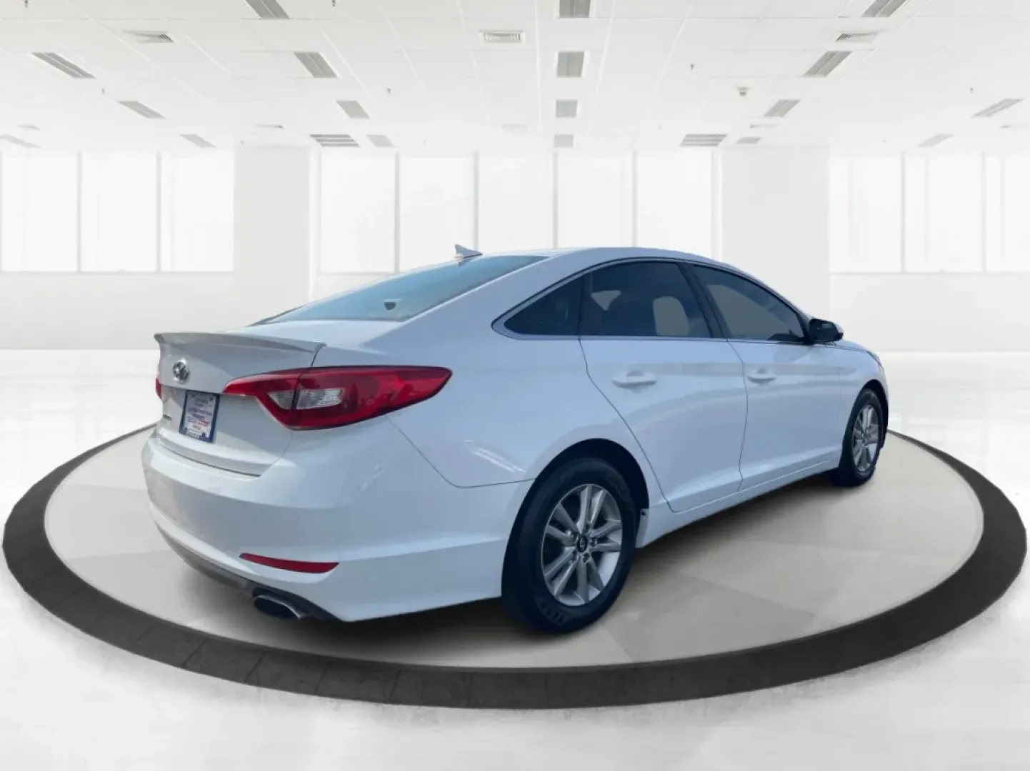 2017 Hyundai Sonata Base (5NPE24AF6HH) with an Other engine, located at 401 Woodman Dr, Riverside, OH, 45431, (937) 908-9800, 39.760899, -84.123421 - **Experience Comfort and Reliability with the 2017 Hyundai Sonata at Advantage Car and Credit!**<br /> <br /> Are you looking for a dependable sedan that seamlessly fits into your active lifestyle? Whether you're commuting to work, running errands around Fairborn, or making weekend getaways with fri - Photo#2