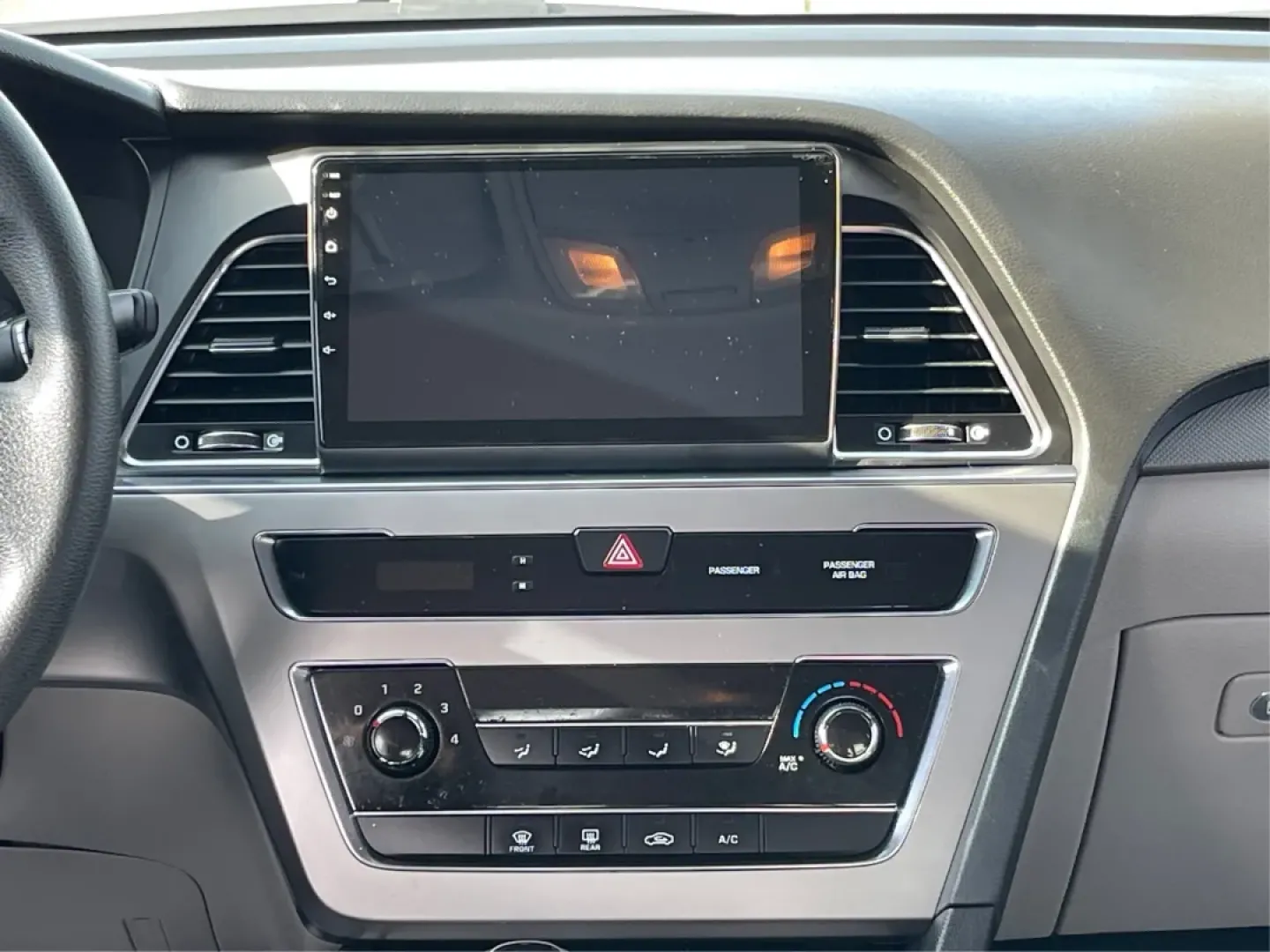 2017 Hyundai Sonata Base (5NPE24AF6HH) with an Other engine, located at 401 Woodman Dr, Riverside, OH, 45431, (937) 908-9800, 39.760899, -84.123421 - **Experience Comfort and Reliability with the 2017 Hyundai Sonata at Advantage Car and Credit!**<br /> <br /> Are you looking for a dependable sedan that seamlessly fits into your active lifestyle? Whether you're commuting to work, running errands around Fairborn, or making weekend getaways with fri - Photo#13