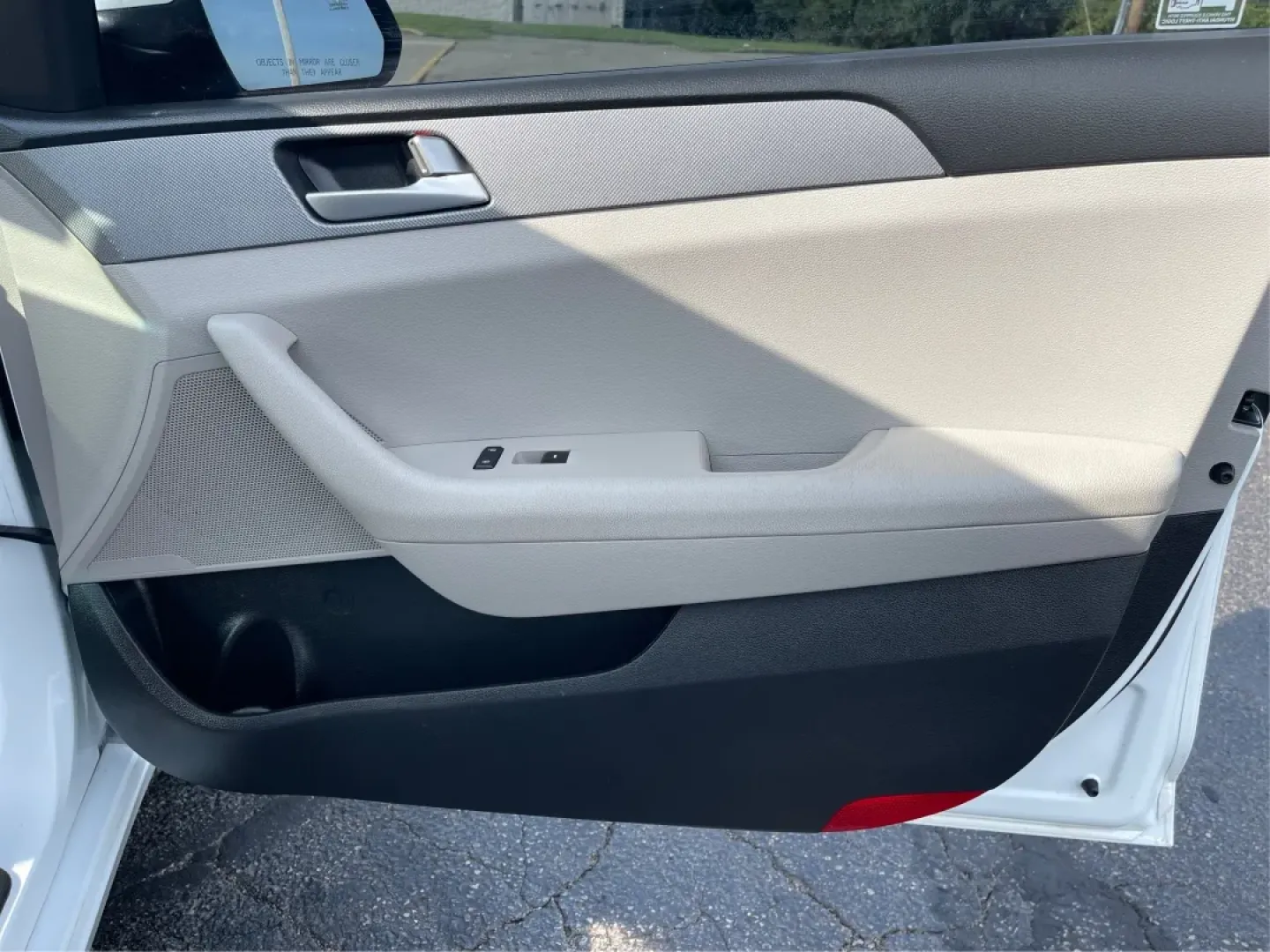 2017 Hyundai Sonata Base (5NPE24AF6HH) with an Other engine, located at 401 Woodman Dr, Riverside, OH, 45431, (937) 908-9800, 39.760899, -84.123421 - **Experience Comfort and Reliability with the 2017 Hyundai Sonata at Advantage Car and Credit!**<br /> <br /> Are you looking for a dependable sedan that seamlessly fits into your active lifestyle? Whether you're commuting to work, running errands around Fairborn, or making weekend getaways with fri - Photo#20