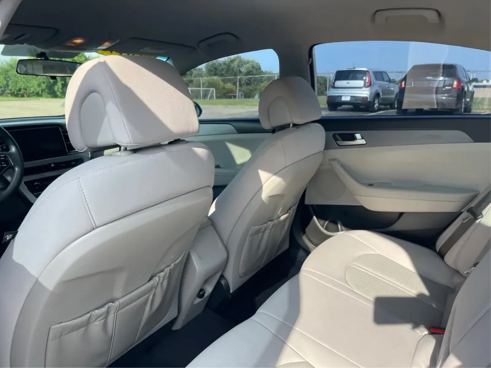 2017 Hyundai Sonata Base (5NPE24AF6HH) with an Other engine, located at 1230 East Main St, Xenia, OH, 45385, (937) 908-9800, 39.688026, -83.910172 - **Experience Comfort and Reliability with the 2017 Hyundai Sonata at Advantage Car and Credit!**<br /> <br /> Are you looking for a dependable sedan that seamlessly fits into your active lifestyle? Whether you're commuting to work, running errands around Fairborn, or making weekend getaways with fri - Photo#10